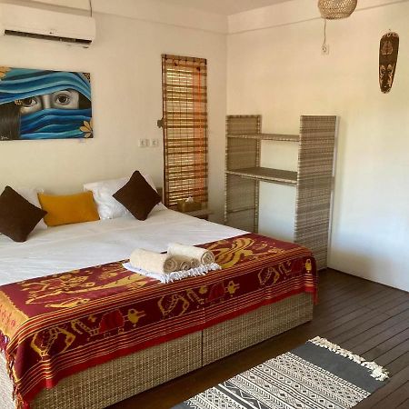 Lutwala Bungalows And Private Villa Гили Траванган Экстерьер фото