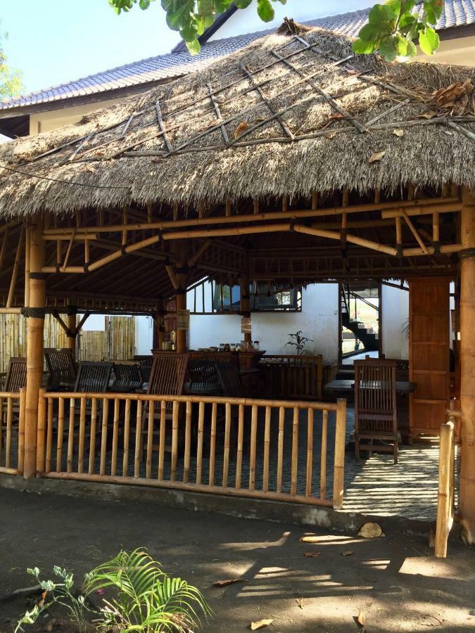Lutwala Bungalows And Private Villa Гили Траванган Экстерьер фото