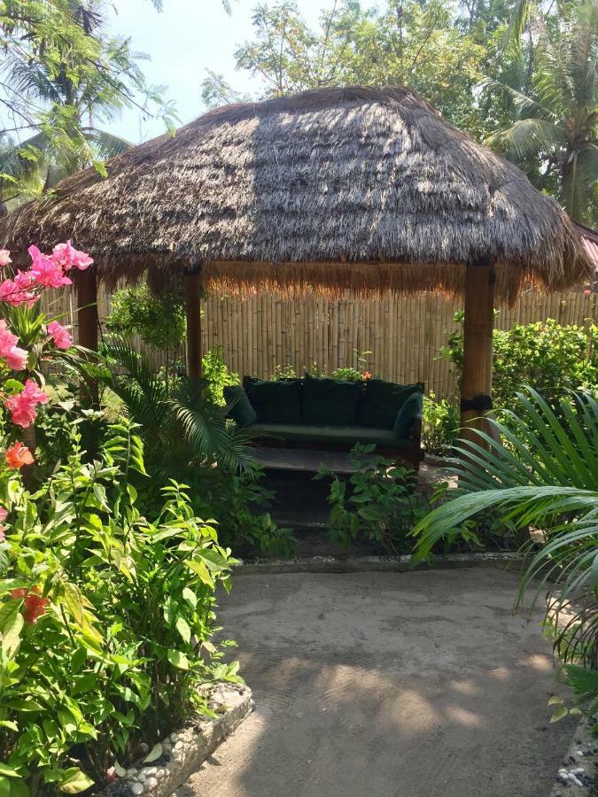 Lutwala Bungalows And Private Villa Гили Траванган Экстерьер фото